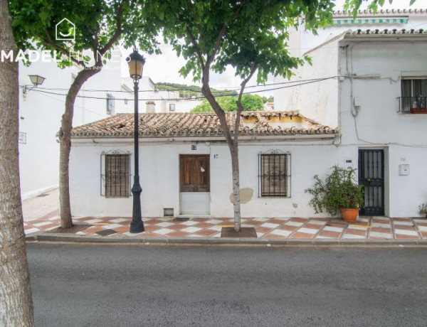 Chalet independiente en venta en Avenida Juan Luis Peralta, 13, Benalmádena photo 1