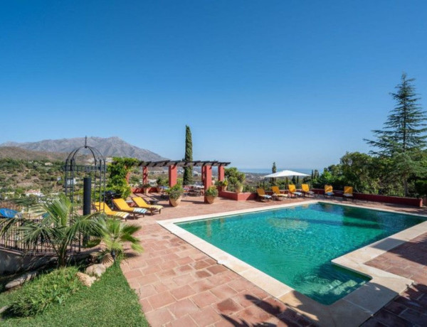Chalet independiente en venta en El Madroñal , Benahavís photo 1