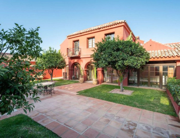Chalet independiente en venta en  El Madroñal , Benahavís photo 4