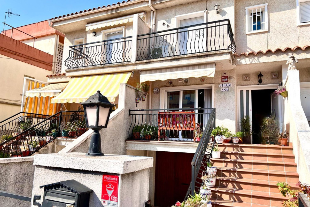 Sale of townhouse in  Calle Mèxic, 59 , Calafell photo 4