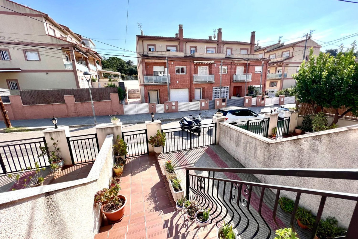 Sale of townhouse in  Calle Mèxic, 59 , Calafell photo 5