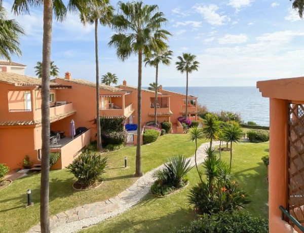 Apartment for sale in  Calle de la Amistad, Estepona photo 1