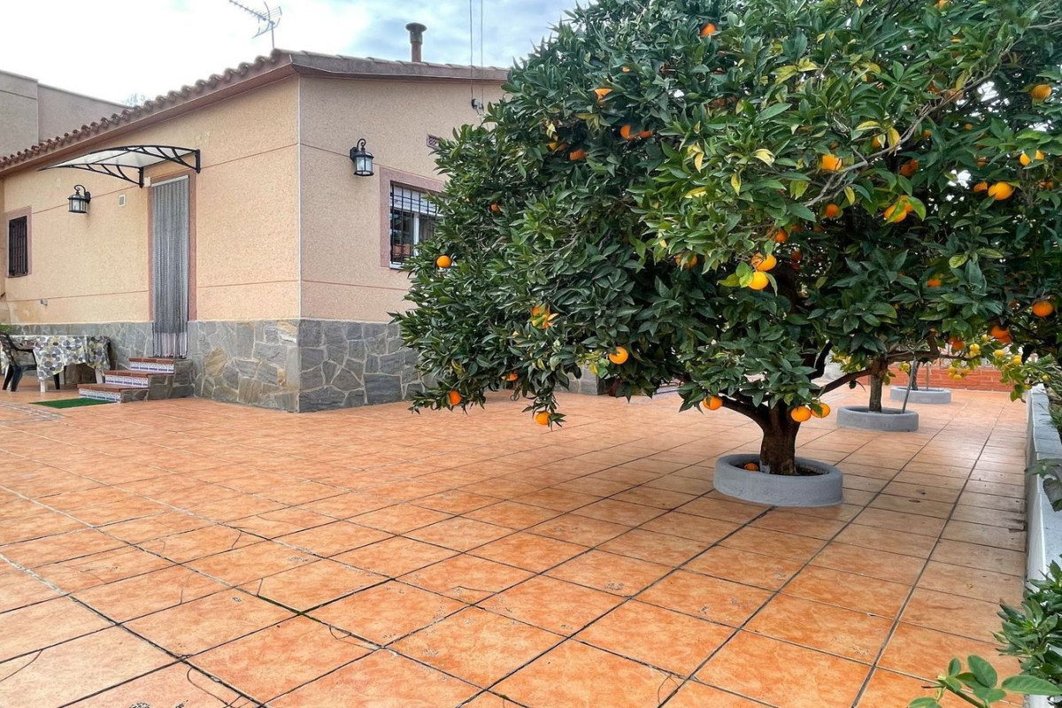Sprzedaż niezależnego domku jednorodzinnego w Marianao , Sant Boi de Llobregat photo 5
