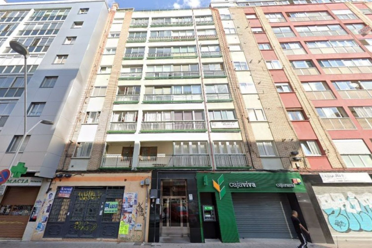 Sprzedaż mieszkania w Calle Alejandro Yagüe, 3, Burgos
 photo 2