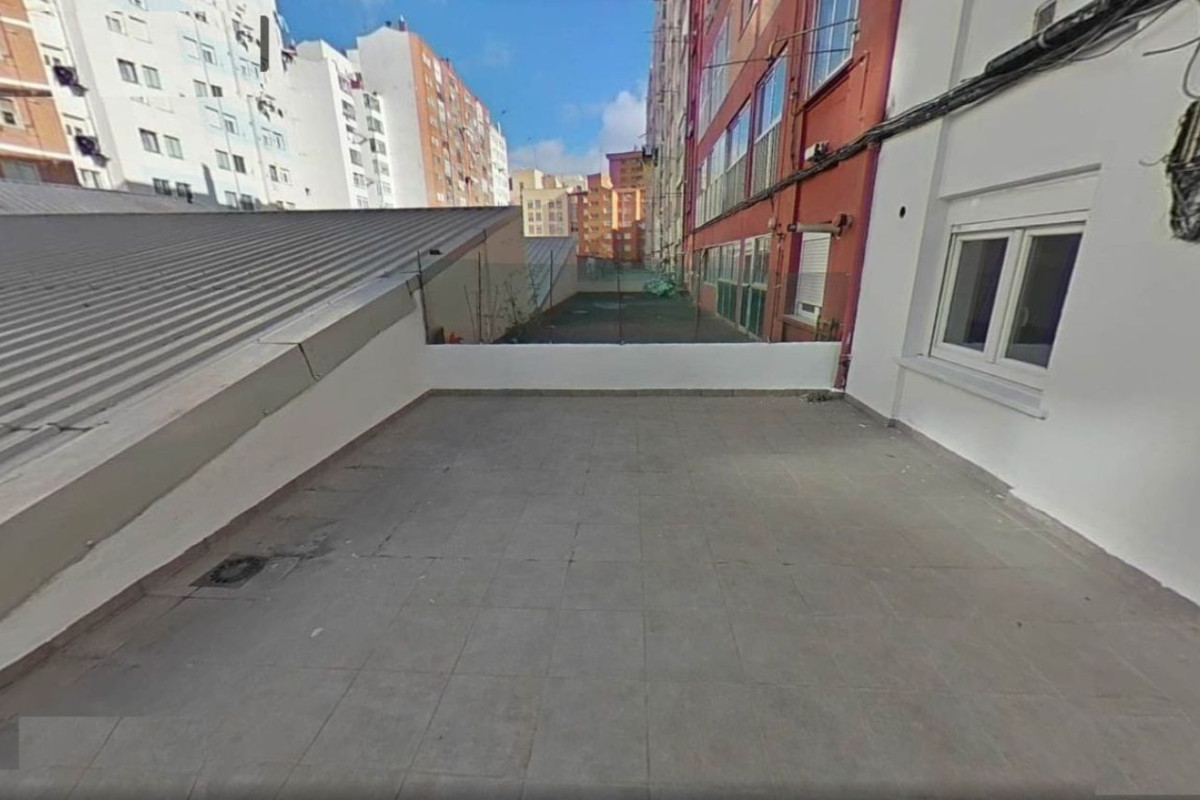Sprzedaż mieszkania w Calle Alejandro Yagüe, 3, Burgos
 photo 3