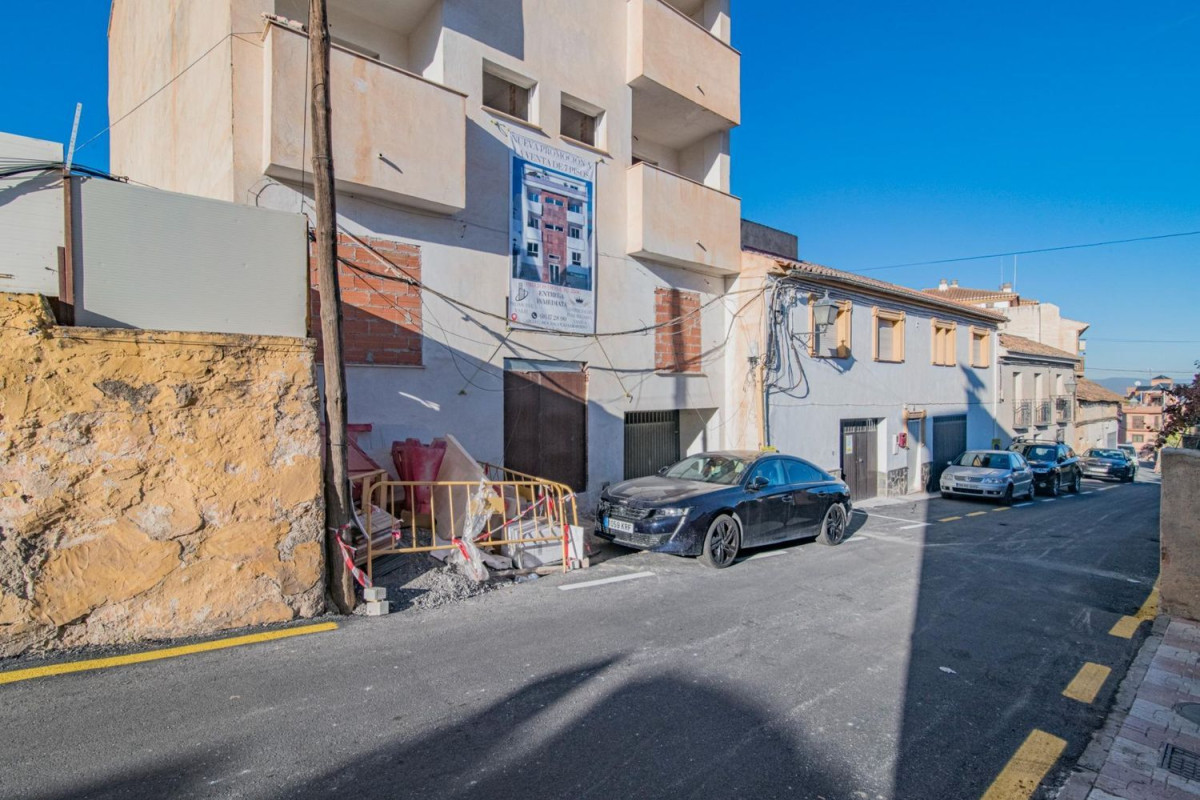 Venta de bajo en Calle Atarazana, La Zubia
 photo 2