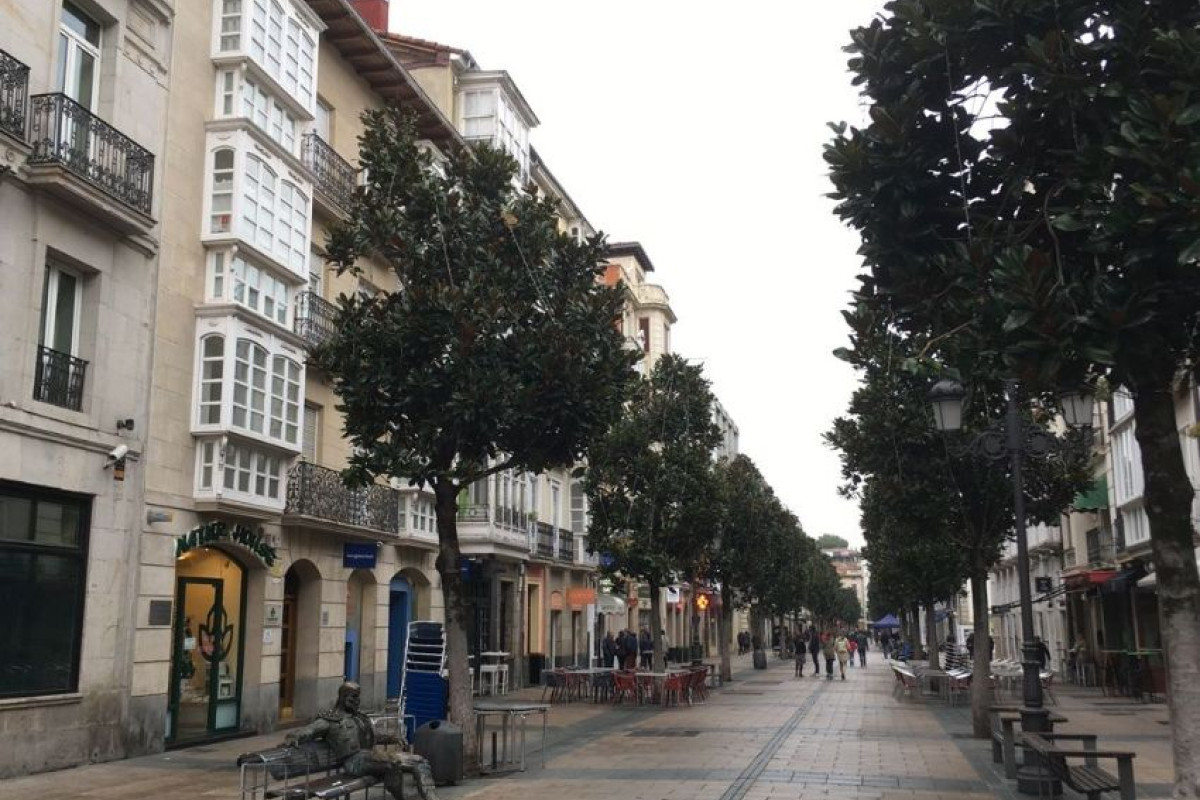 Sale of apartment in Calle Eduardo Dato, 34, Vitoria-Gasteiz
photo 1