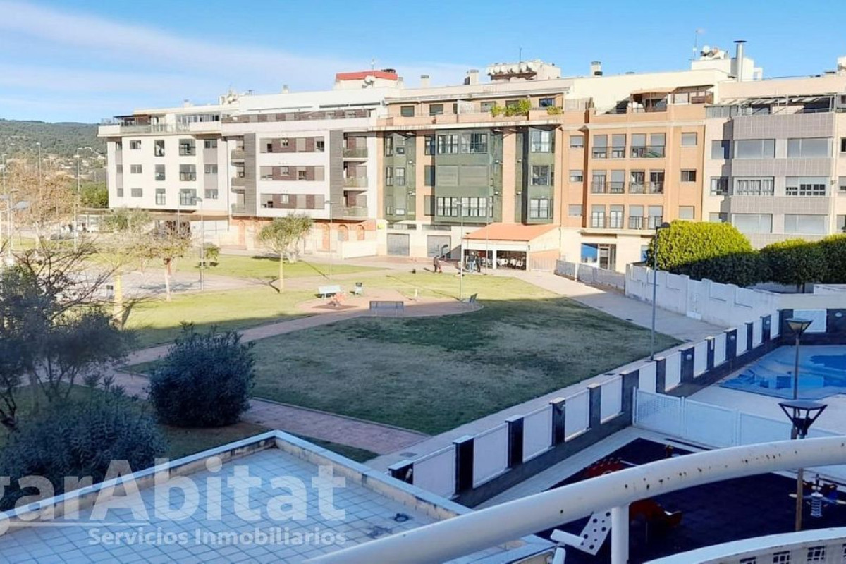 Piso en venta en calle Moncofa, Wave
photo 1