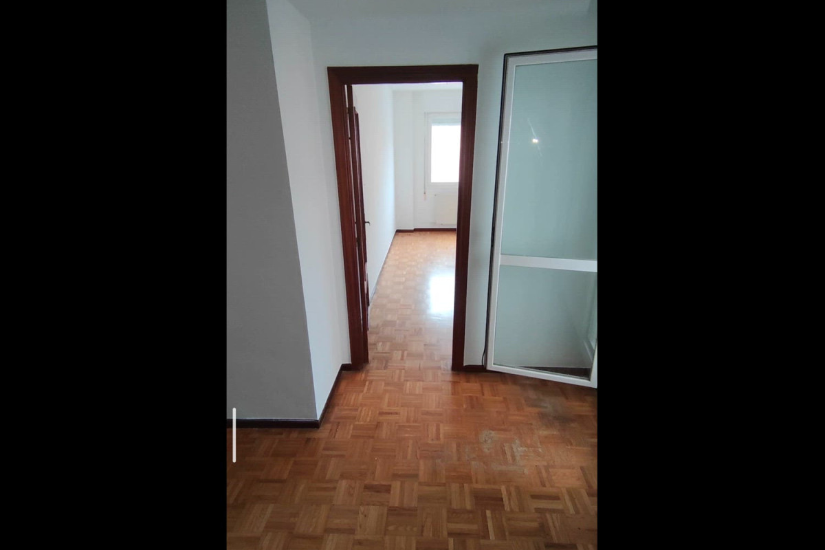 Продажа квартиры на Calle Estella, Витория-Гастейс
photo 1