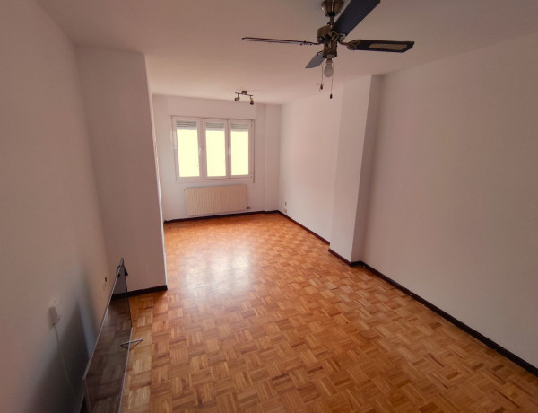 Piso en venta en  Calle Estella, Vitoria-Gasteiz photo 2