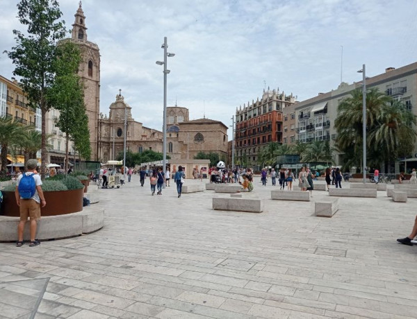 Piso en venta en Ciutat Vella , València photo 1