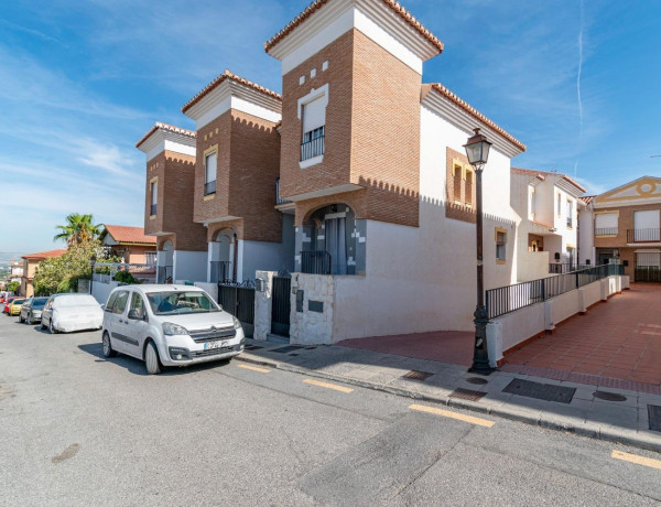 Semi-detached house for sale in  Calle Almendros , La Zubia photo 4