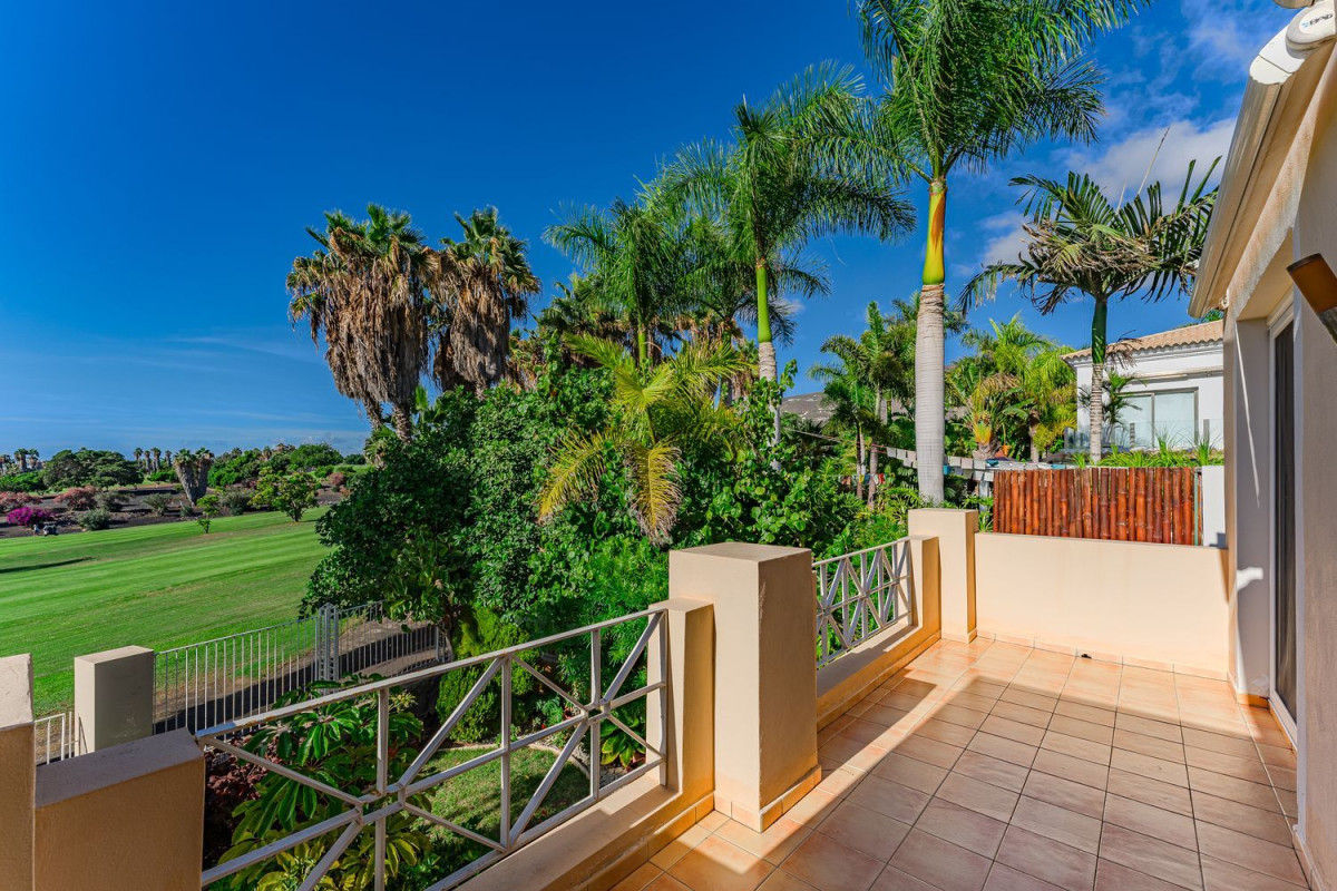 Sale of independent chalet in Calle Alcojora, Adeje
photo 4