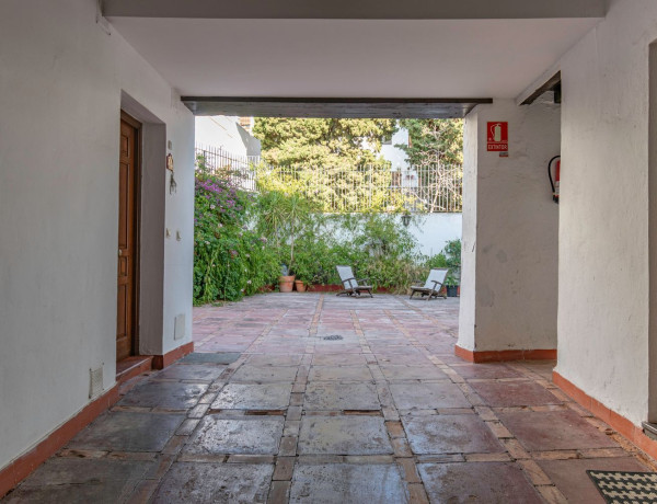 Продажа квартиры в  Callejón de Aynadamar, Granada photo 4