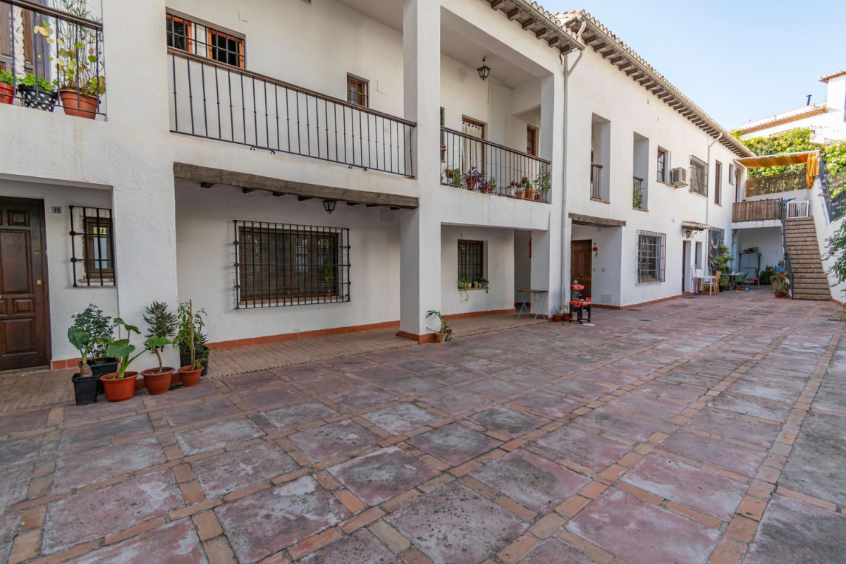Продажа квартиры на Callejón de Aynadamar, Гранада
photo 5