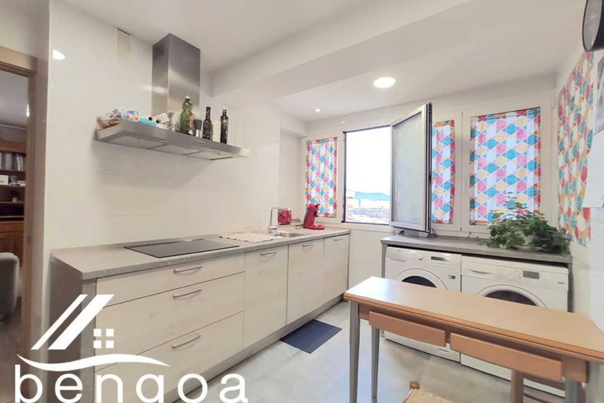 Venta de piso en Calle Sansomendi, Vitoria-Gasteiz
photo 1