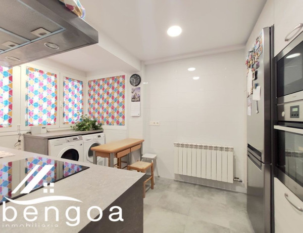 Piso en venta en  Calle Sansomendi, Vitoria-Gasteiz photo 2