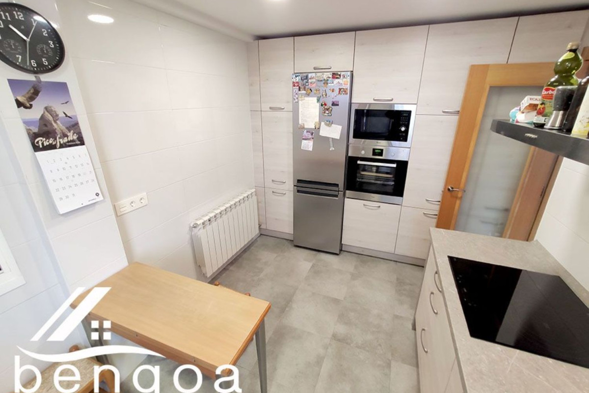 Venta de piso en Calle Sansomendi, Vitoria-Gasteiz
photo 4