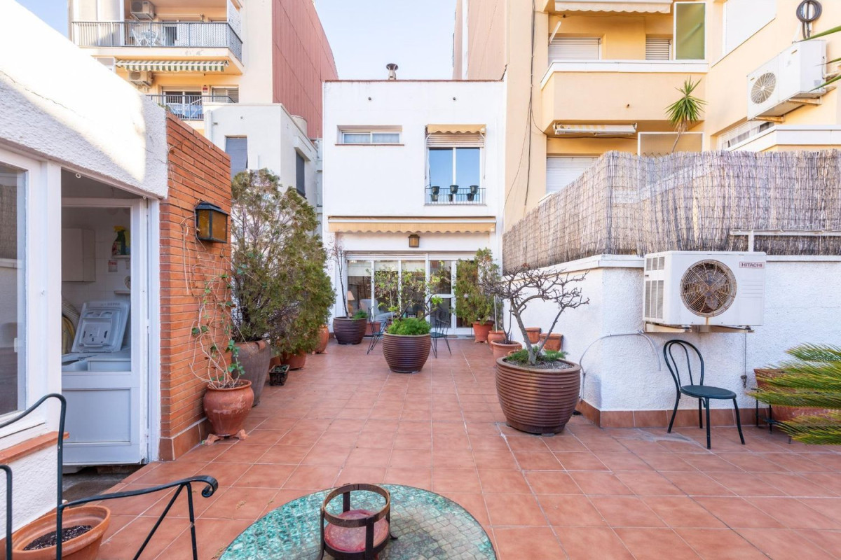 Sale of independent chalet in Rambla d'Ègara, 107, Terrassa
 photo 2