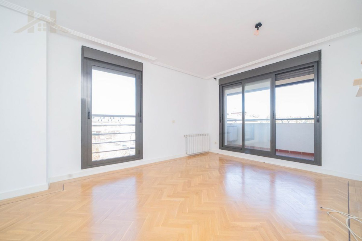 Sale of apartment in Calle Jazmines, Collado Villalba
photo 3