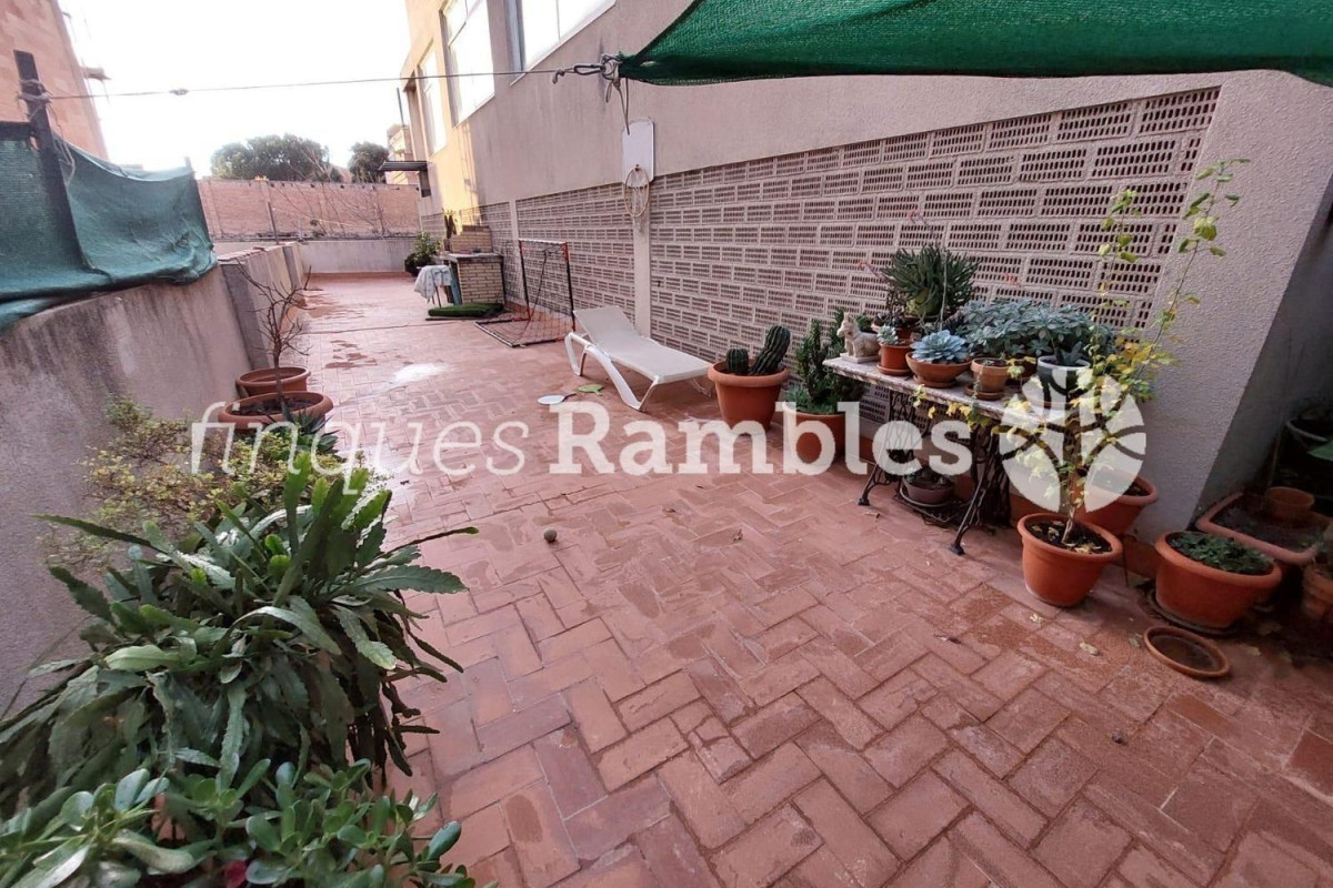 Sale of apartment in Center, Igualada
 photo 2