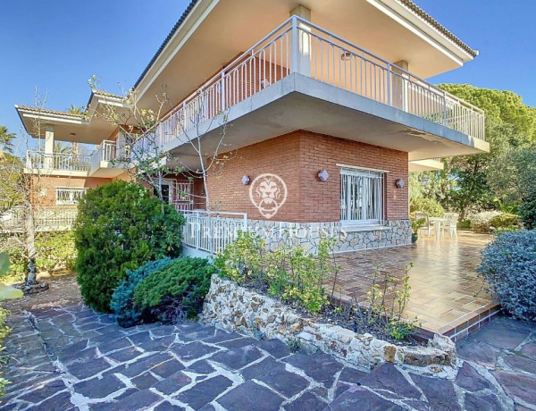 Chalet independiente en venta en , Sant Pol de Mar photo 1