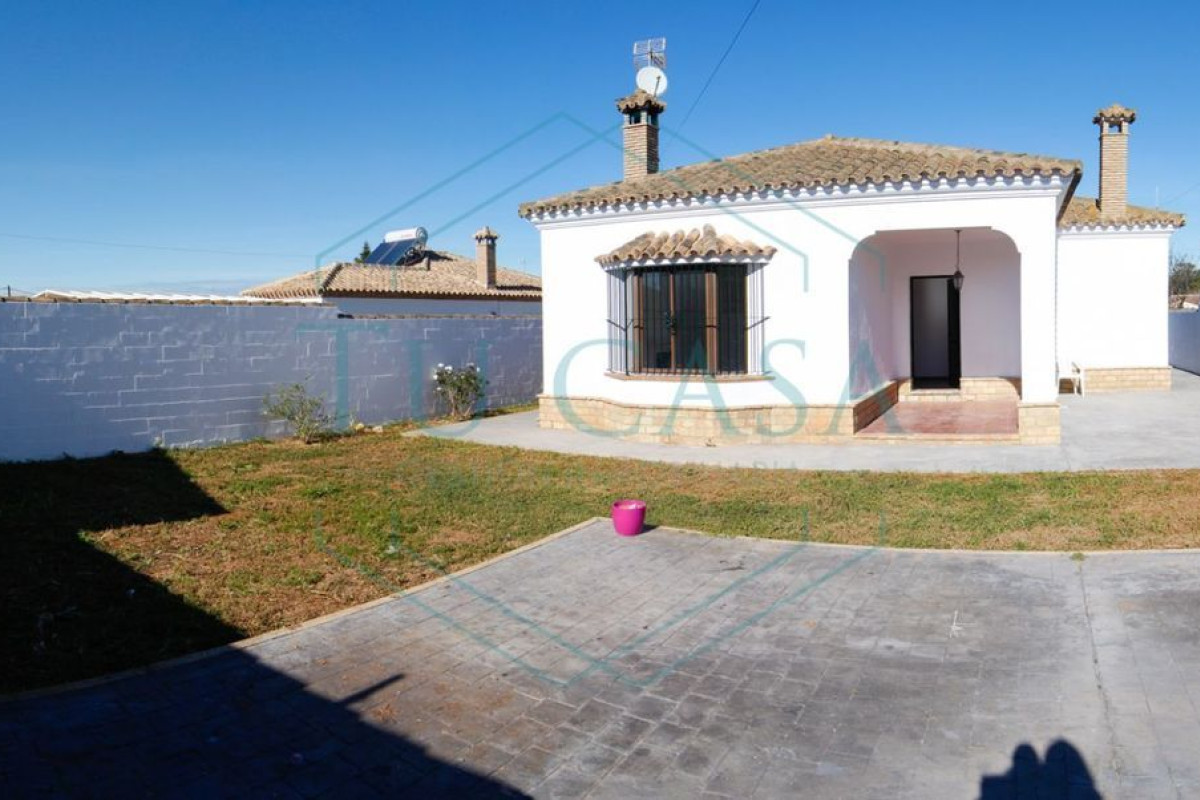 Venta de chalet independiente en Las Lagunas - Campano, Chiclana de la Frontera
 photo 2