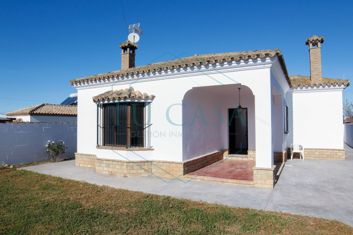 Venta de chalet independiente en Las Lagunas - Campano, Chiclana de la Frontera
 photo 3
