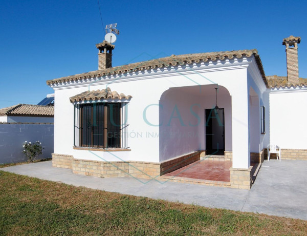 Chalet independiente en venta en  Las Lagunas - Campano , Chiclana de la Frontera photo 3