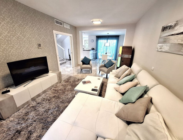Casa de pueblo en venta en Urbanización Los Naranjos de Marbella photo 3