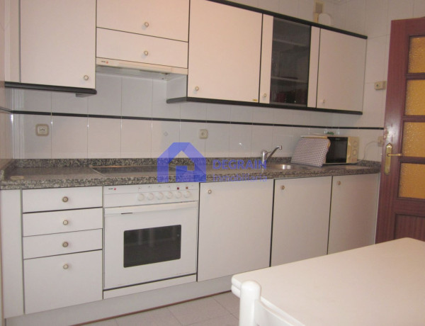 Продажа квартиры в  Calle Manuel Estrada, Oviedo photo 4