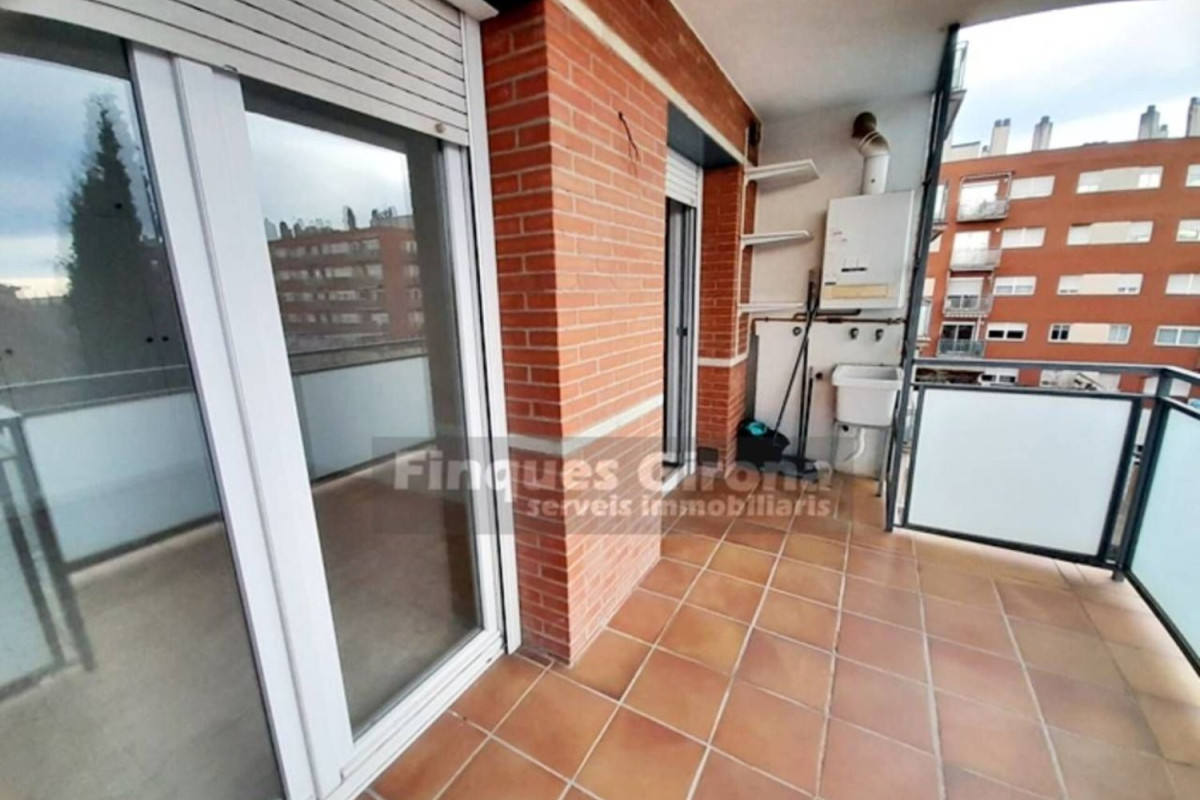 Venta de piso en Calle de les Guilleries, Salt
 photo 4