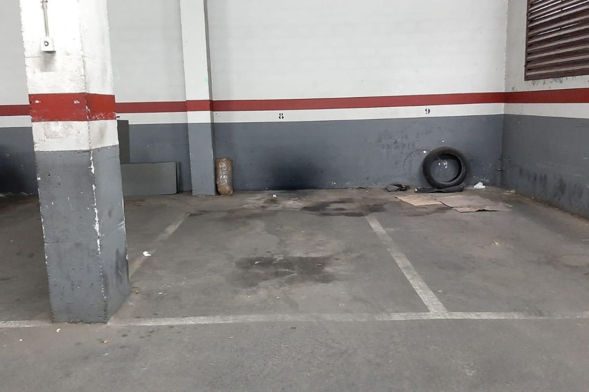 Venta de garaje en Santa Marta , Castelldefels photo 4