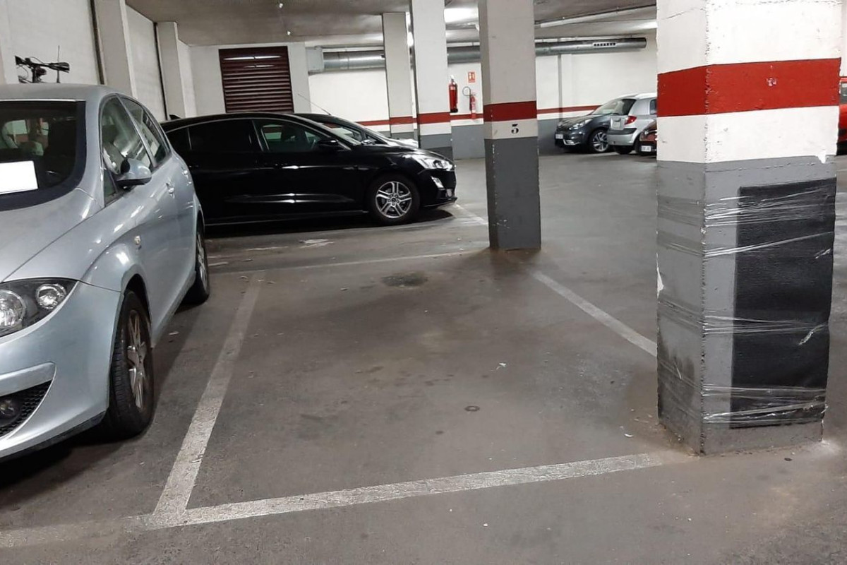 Venta de garaje en Santa Marta , Castelldefels photo 5