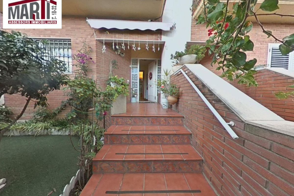 Sale of townhouse in  Camino de la Mare de Déu , Reus photo 2