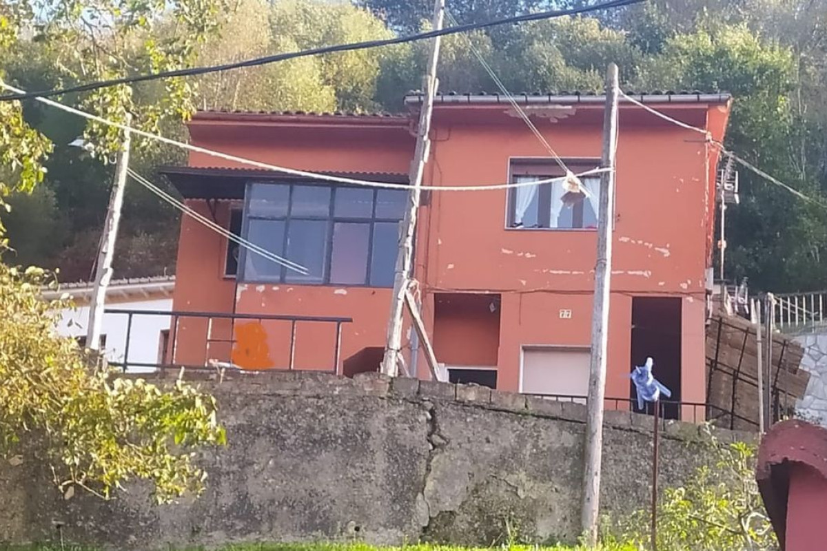 Venta de chalet independiente en AGUAIN s/n, Mieres del Camino
 photo 3
