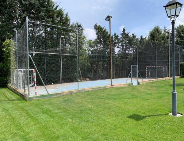 Detached villa for sale in  Avenida DE LAS LOMAS, Boadilla del Monte photo 2