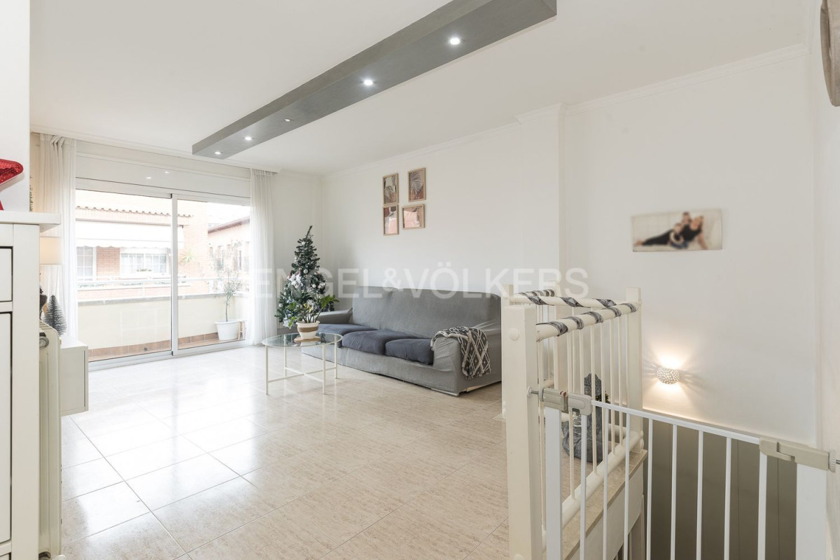 Sprzedaż duplexu w , Cornellà de Llobregat photo 1