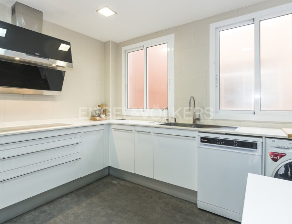 Duplex en venta en , Cornellà de Llobregat photo 4