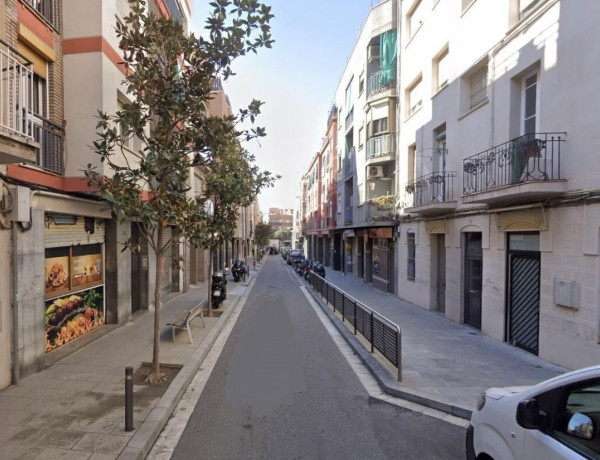 Piso en venta en Centre , Santa Coloma de Gramenet photo 1