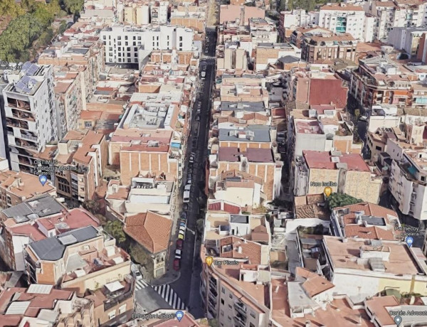 Piso en venta en Centre , Santa Coloma de Gramenet thumbnail 2