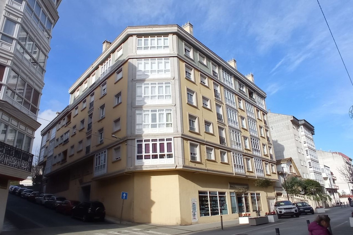 Piso en venta en avenida Álvaro Cunqueiro, 36, Foz
photo 1