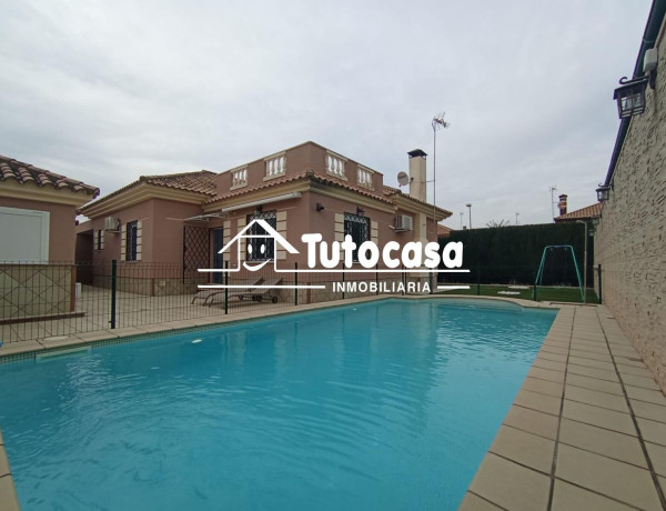 Коттедж на продажу в  Olivar de Quintos , Montequinto photo 1