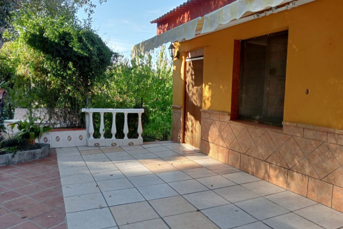 Venta de finca rústica en , Trasierra photo 2