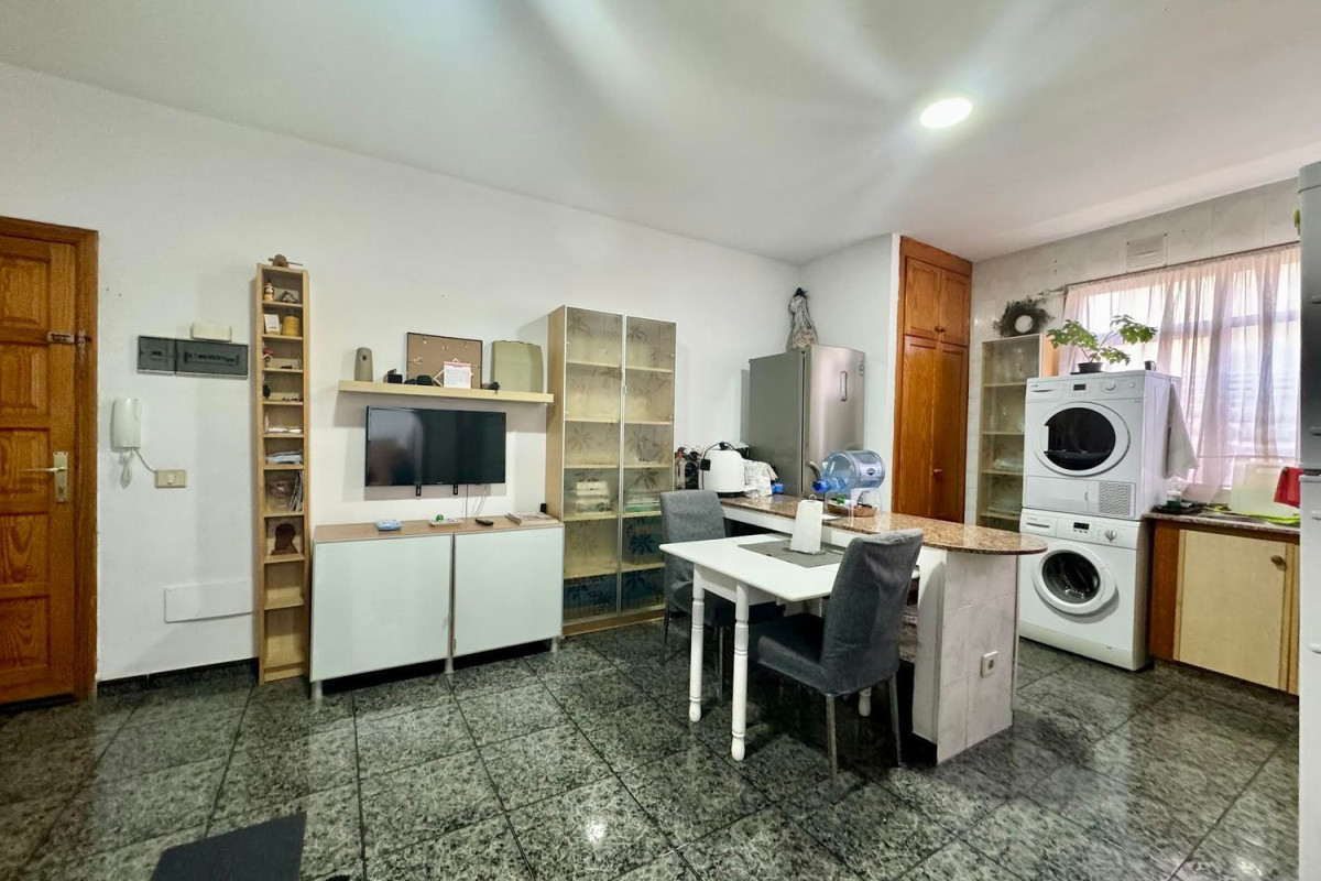 Продажа квартиры на Calle Reyes Católicos, 7, Тельде
photo 1