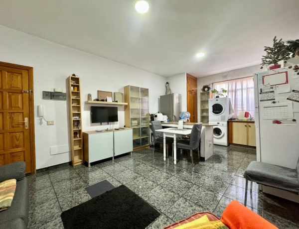 Продажа квартиры в Calle Reyes Católicos, 7, Telde thumbnail 1