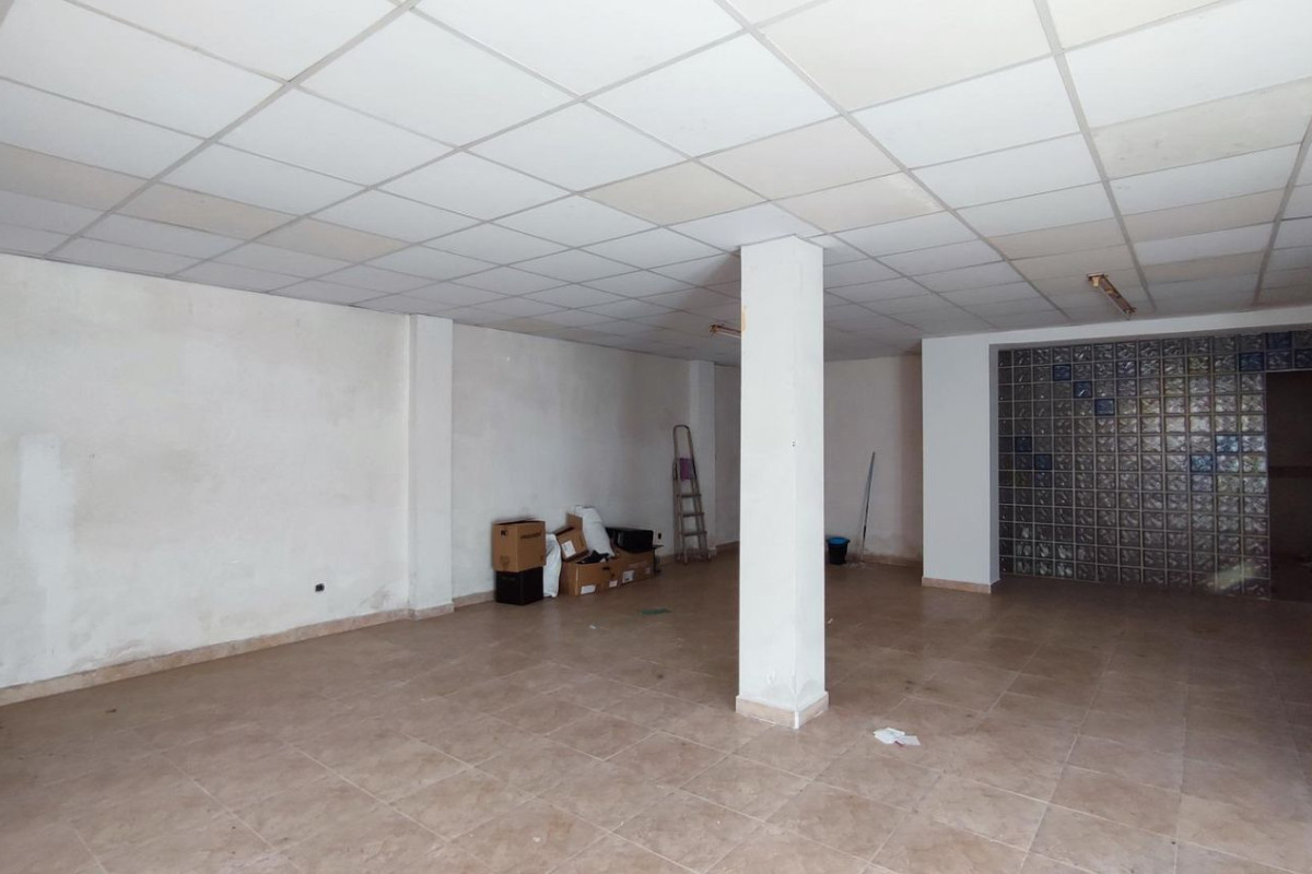 Venta de bajo en Calle Ferrocarril d'Alcoi, 67, Gandia
photo 3