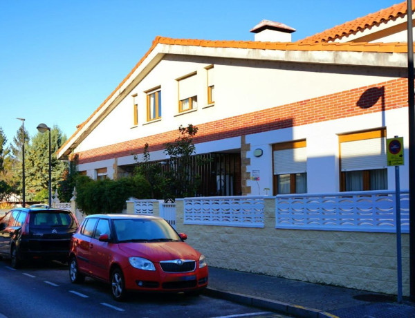 Таунхаус на продажу в  Paseo Niño, 6 , Torrelavega photo 3