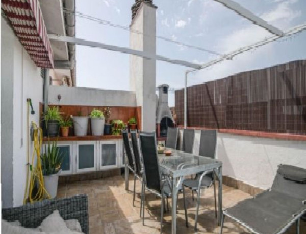 Duplex en venta en Calle de Cantàbria, Badalona photo 1