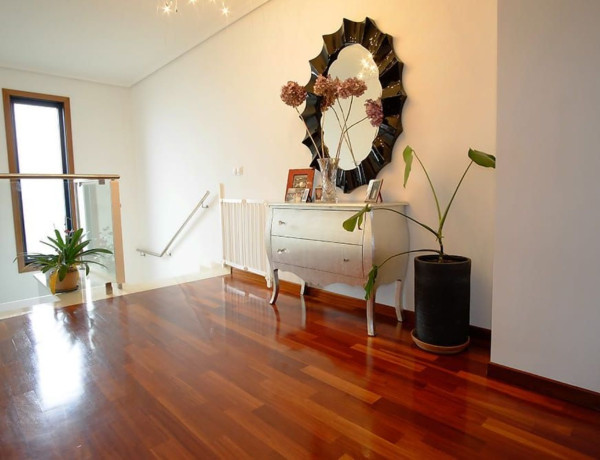Detached villa for sale in Calle Cabanela, 8, Ferrol thumbnail 1